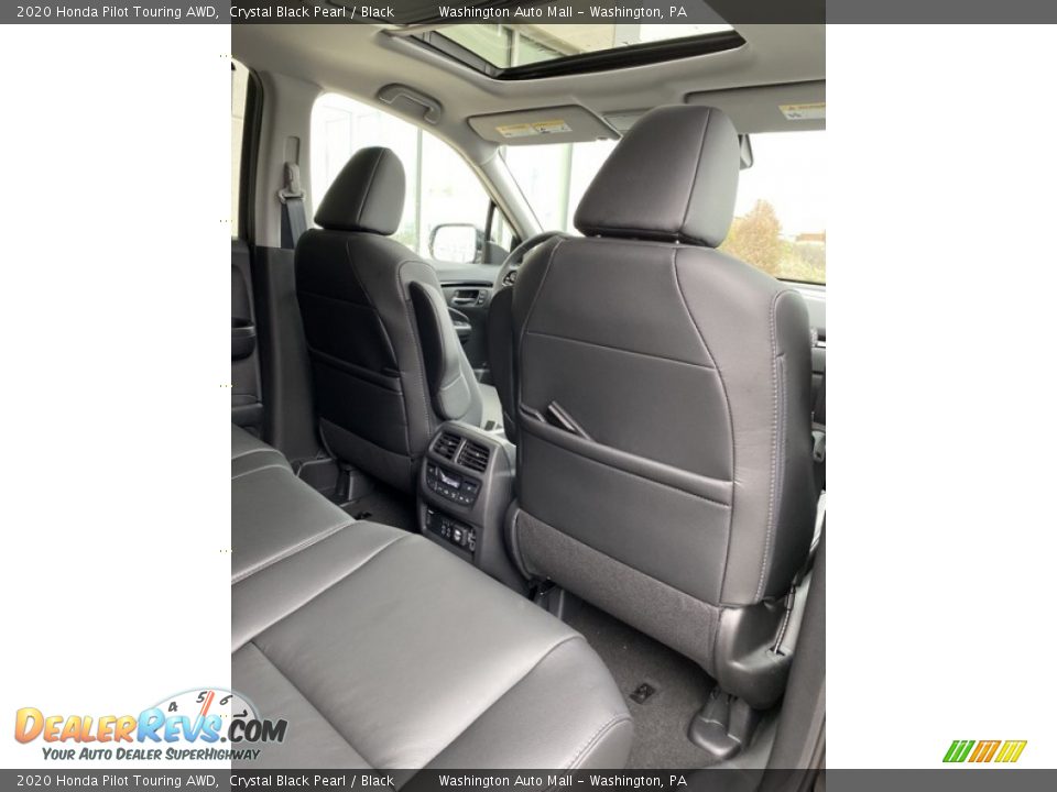 2020 Honda Pilot Touring AWD Crystal Black Pearl / Black Photo #30