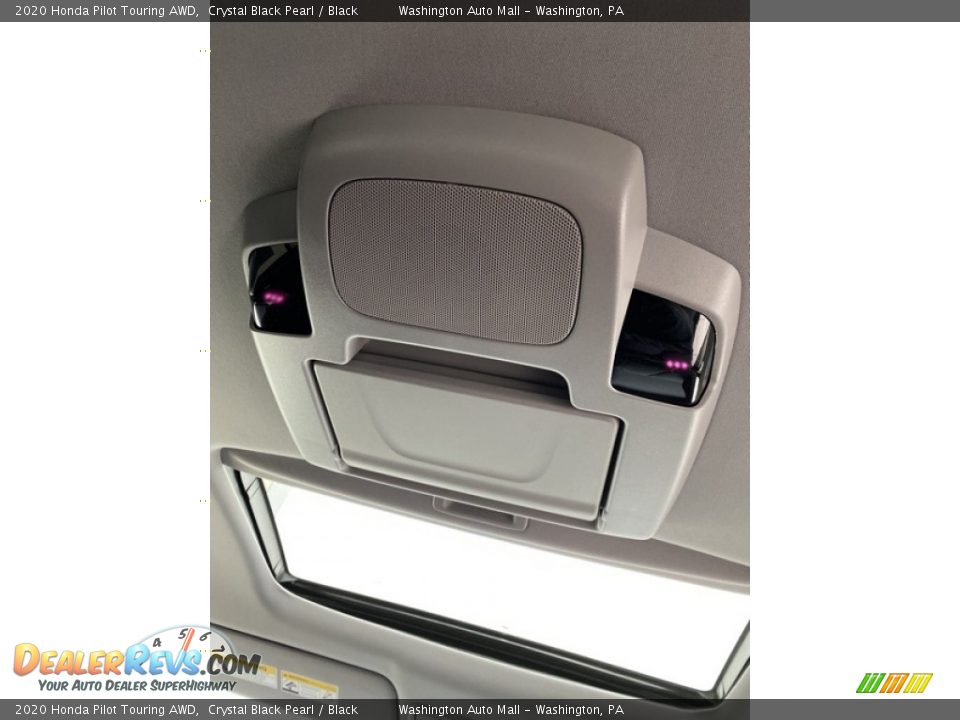 2020 Honda Pilot Touring AWD Crystal Black Pearl / Black Photo #31
