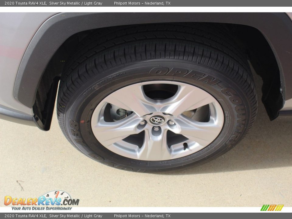 2020 Toyota RAV4 XLE Silver Sky Metallic / Light Gray Photo #5