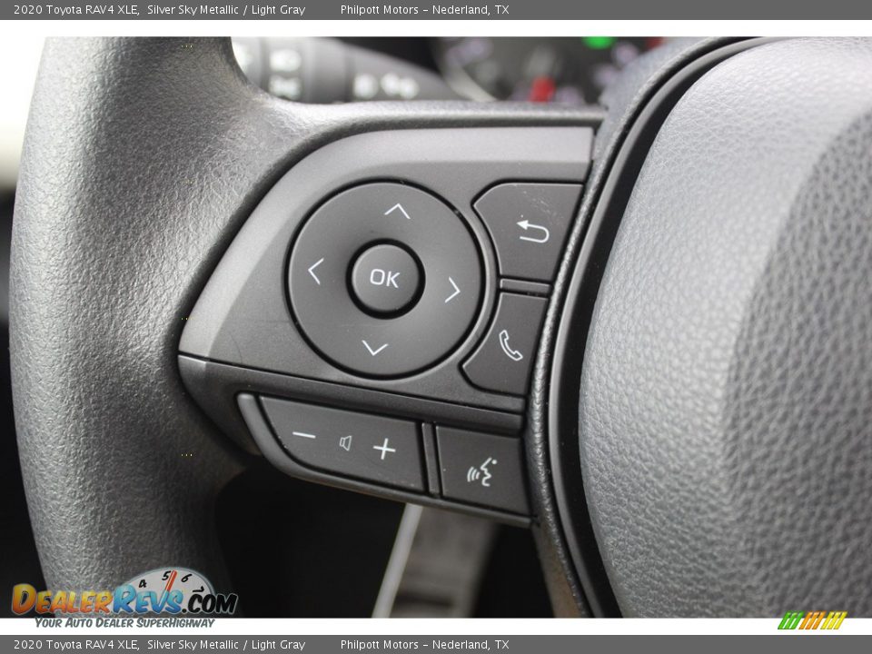 2020 Toyota RAV4 XLE Silver Sky Metallic / Light Gray Photo #12