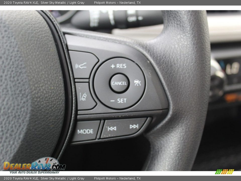 2020 Toyota RAV4 XLE Silver Sky Metallic / Light Gray Photo #13