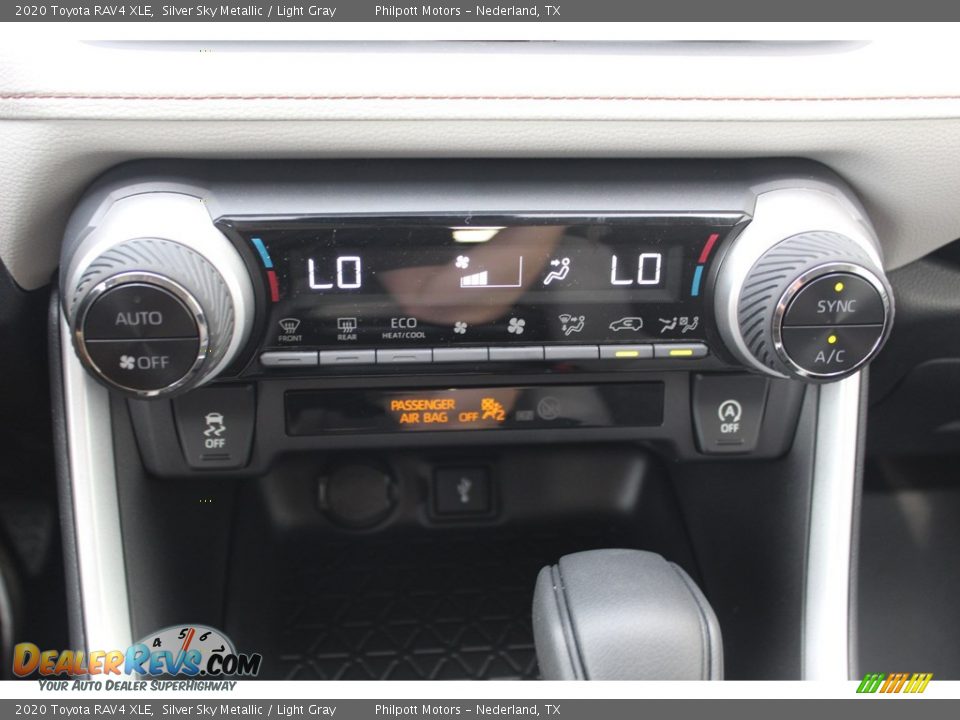 2020 Toyota RAV4 XLE Silver Sky Metallic / Light Gray Photo #17