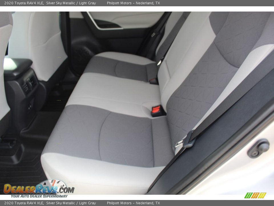 2020 Toyota RAV4 XLE Silver Sky Metallic / Light Gray Photo #21