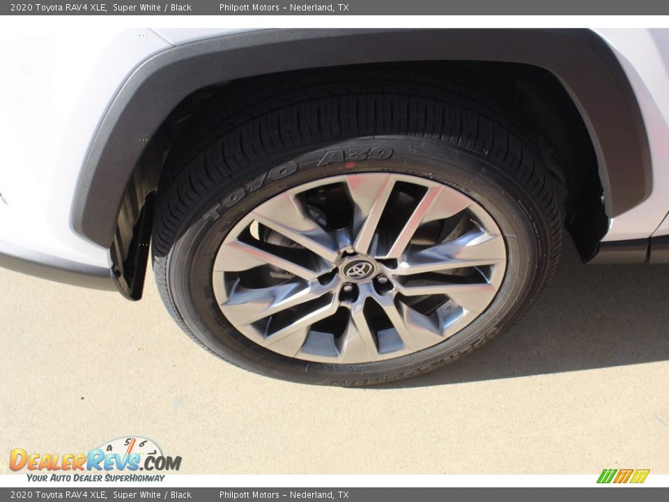 2020 Toyota RAV4 XLE Super White / Black Photo #5