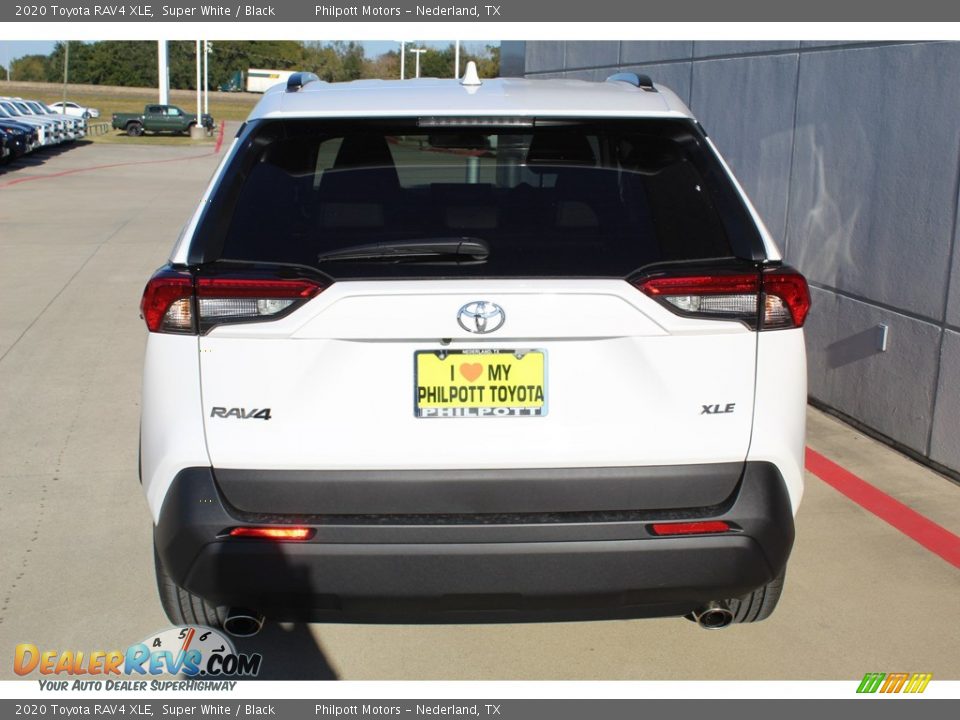 2020 Toyota RAV4 XLE Super White / Black Photo #7