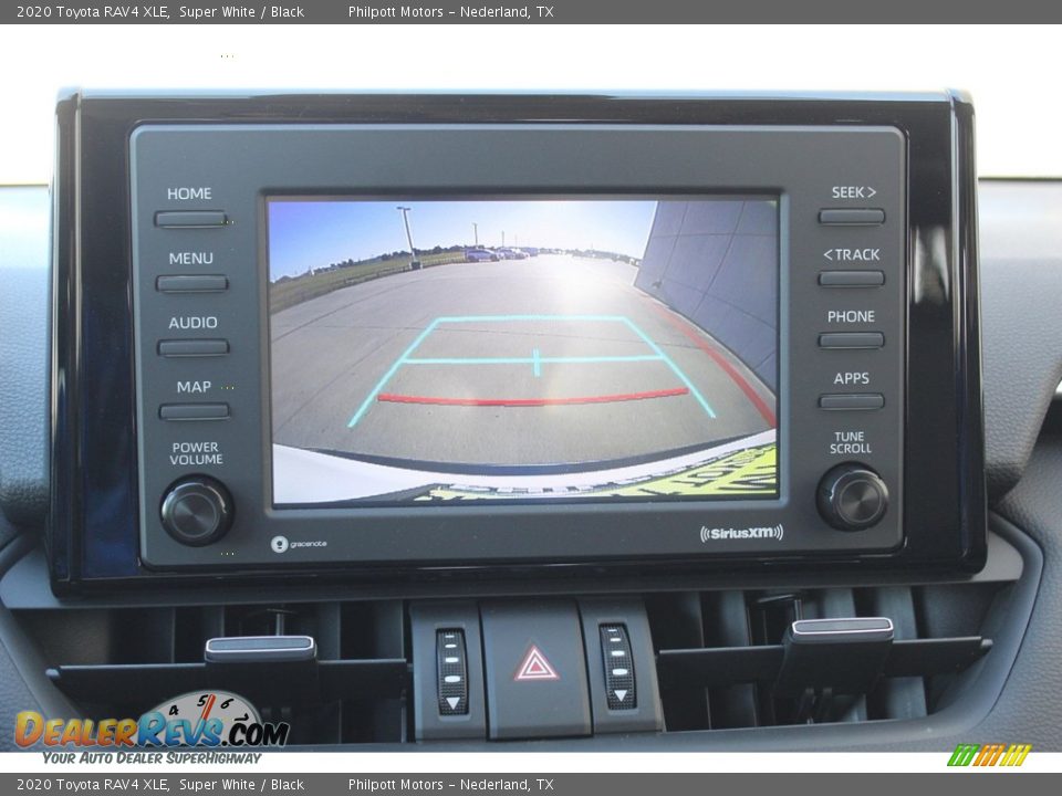 2020 Toyota RAV4 XLE Super White / Black Photo #19