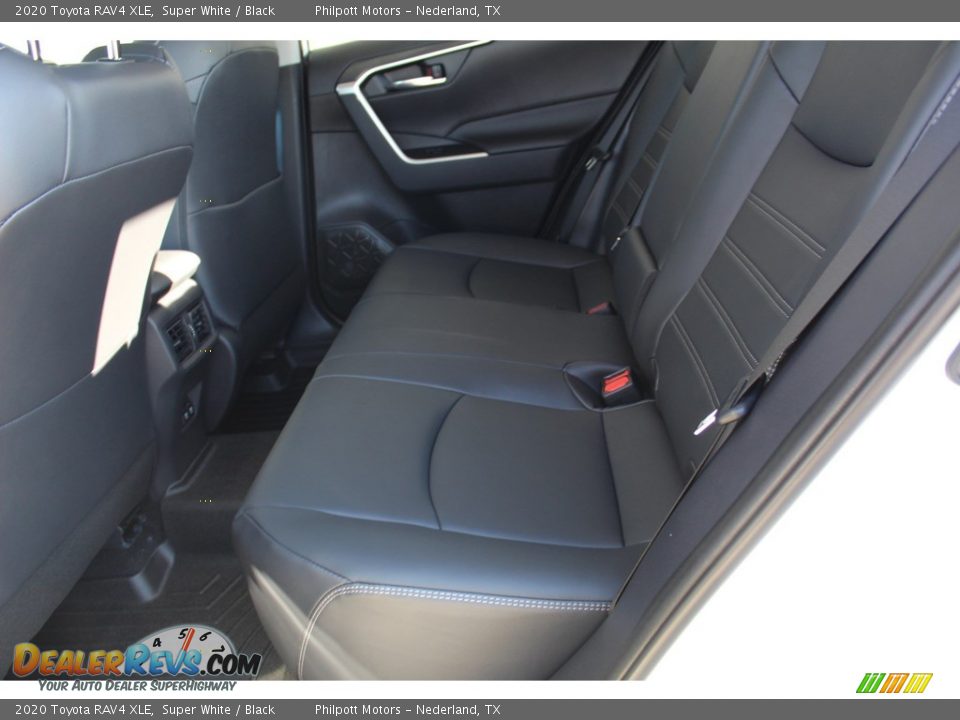 2020 Toyota RAV4 XLE Super White / Black Photo #21