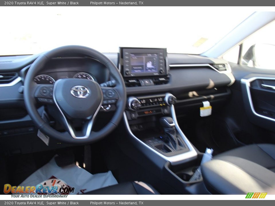 2020 Toyota RAV4 XLE Super White / Black Photo #22