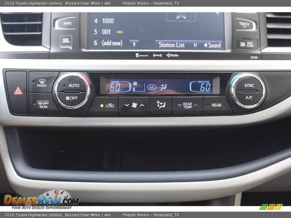 2019 Toyota Highlander Limited Blizzard Pearl White / Ash Photo #17