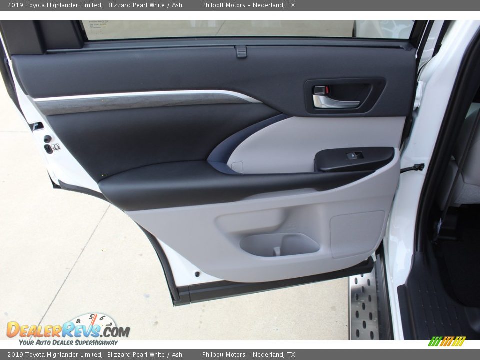 2019 Toyota Highlander Limited Blizzard Pearl White / Ash Photo #20