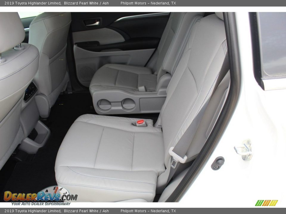 2019 Toyota Highlander Limited Blizzard Pearl White / Ash Photo #21