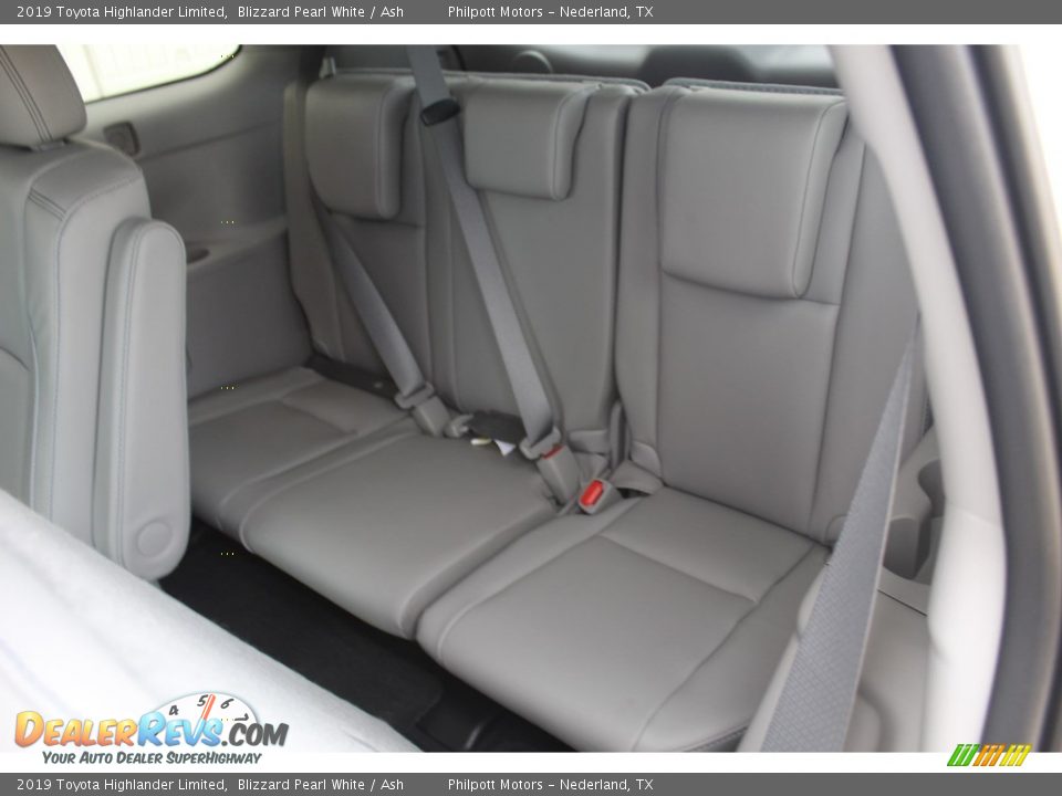 2019 Toyota Highlander Limited Blizzard Pearl White / Ash Photo #25