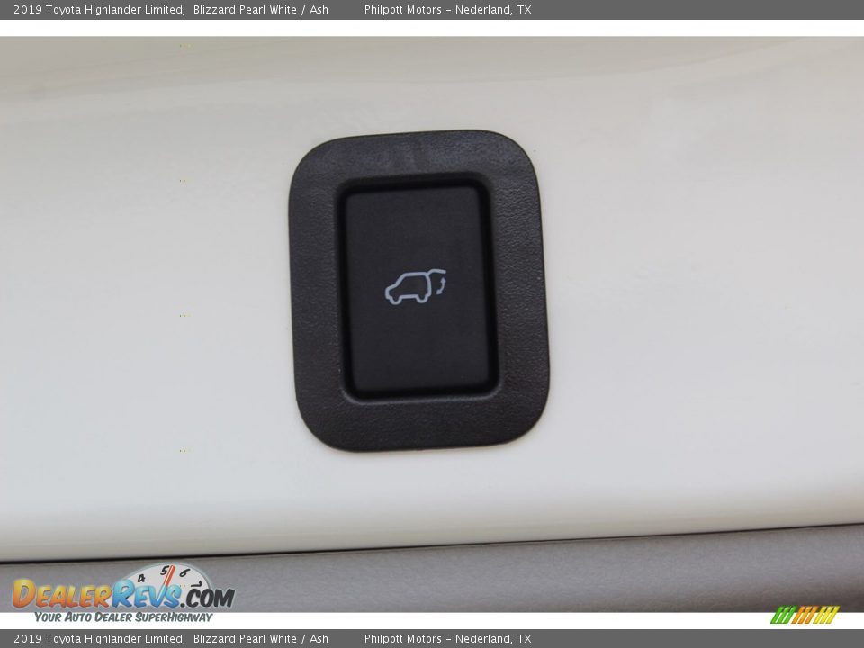 2019 Toyota Highlander Limited Blizzard Pearl White / Ash Photo #27