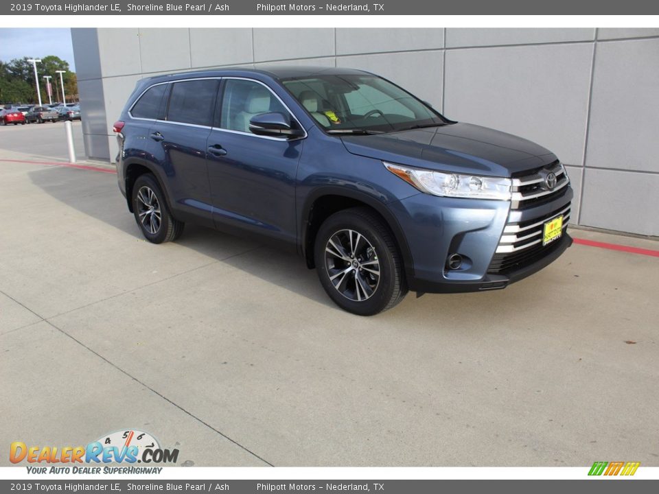2019 Toyota Highlander LE Shoreline Blue Pearl / Ash Photo #2