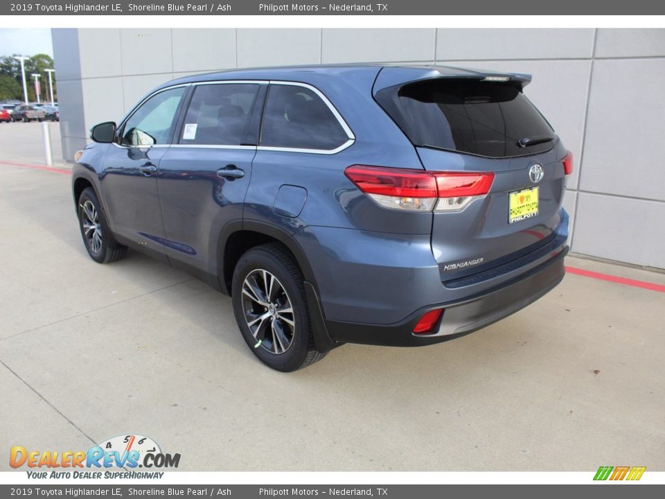 2019 Toyota Highlander LE Shoreline Blue Pearl / Ash Photo #6