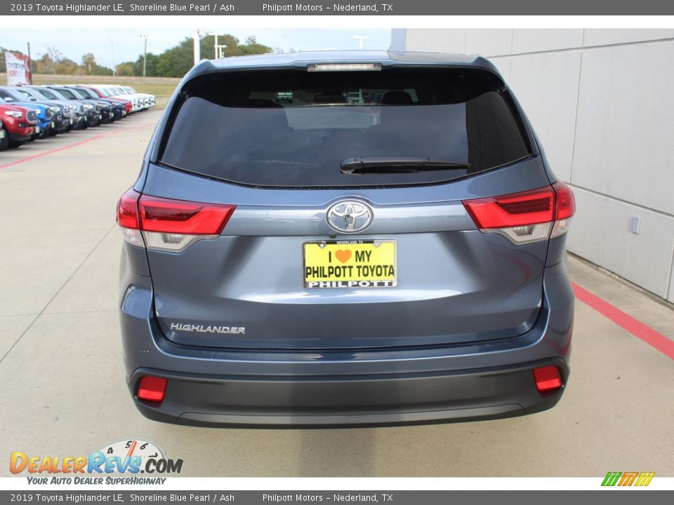 2019 Toyota Highlander LE Shoreline Blue Pearl / Ash Photo #7
