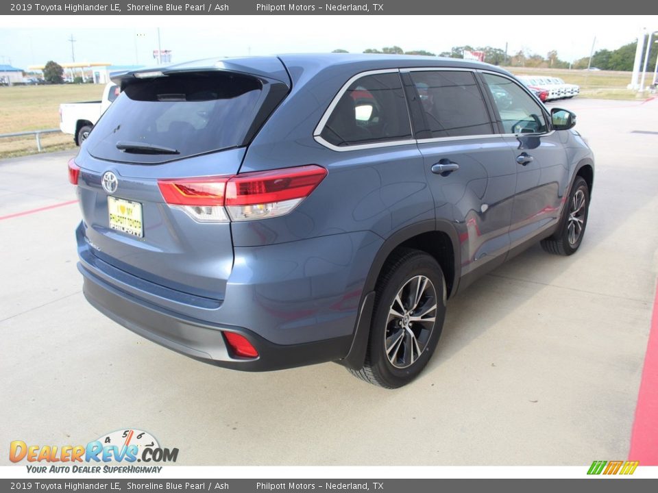 2019 Toyota Highlander LE Shoreline Blue Pearl / Ash Photo #8