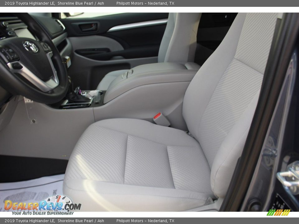 2019 Toyota Highlander LE Shoreline Blue Pearl / Ash Photo #10