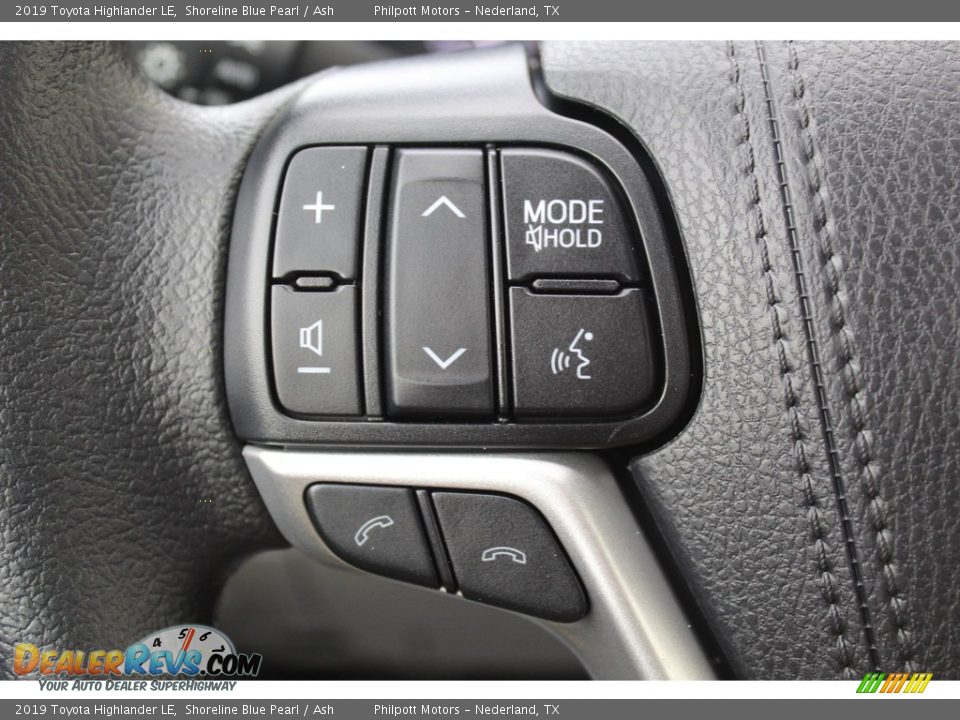 2019 Toyota Highlander LE Shoreline Blue Pearl / Ash Photo #11