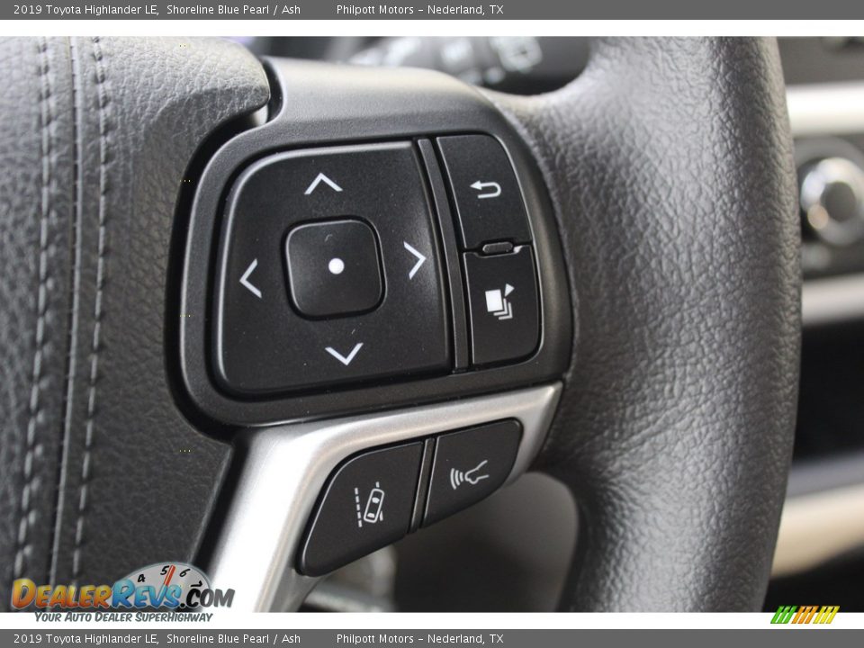 2019 Toyota Highlander LE Shoreline Blue Pearl / Ash Photo #12