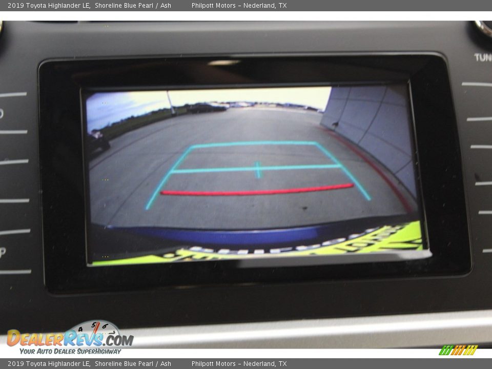 2019 Toyota Highlander LE Shoreline Blue Pearl / Ash Photo #17