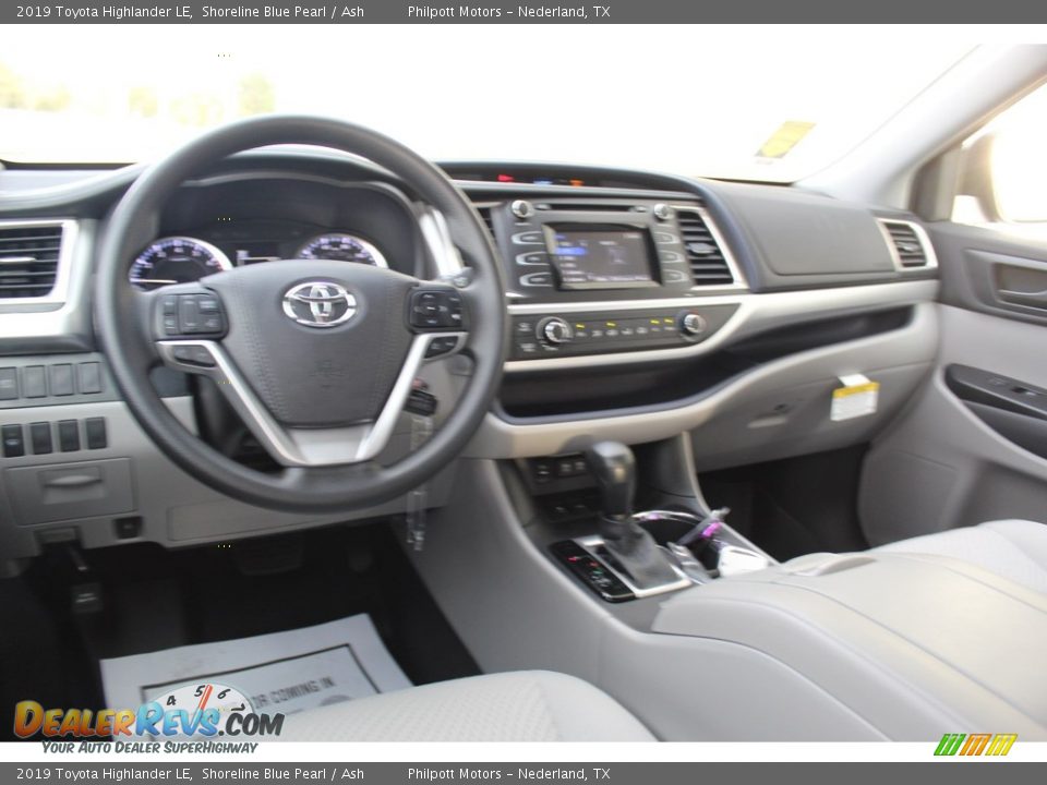 2019 Toyota Highlander LE Shoreline Blue Pearl / Ash Photo #20