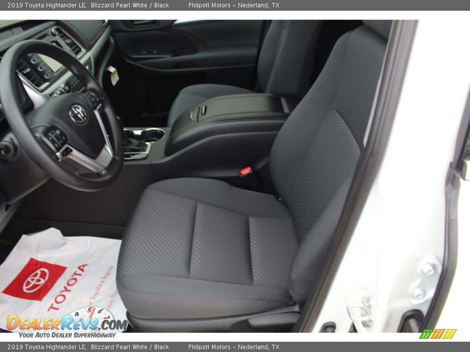 2019 Toyota Highlander LE Blizzard Pearl White / Black Photo #10