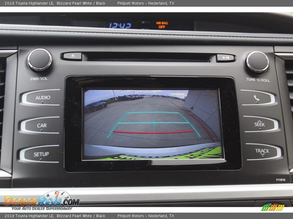 2019 Toyota Highlander LE Blizzard Pearl White / Black Photo #17
