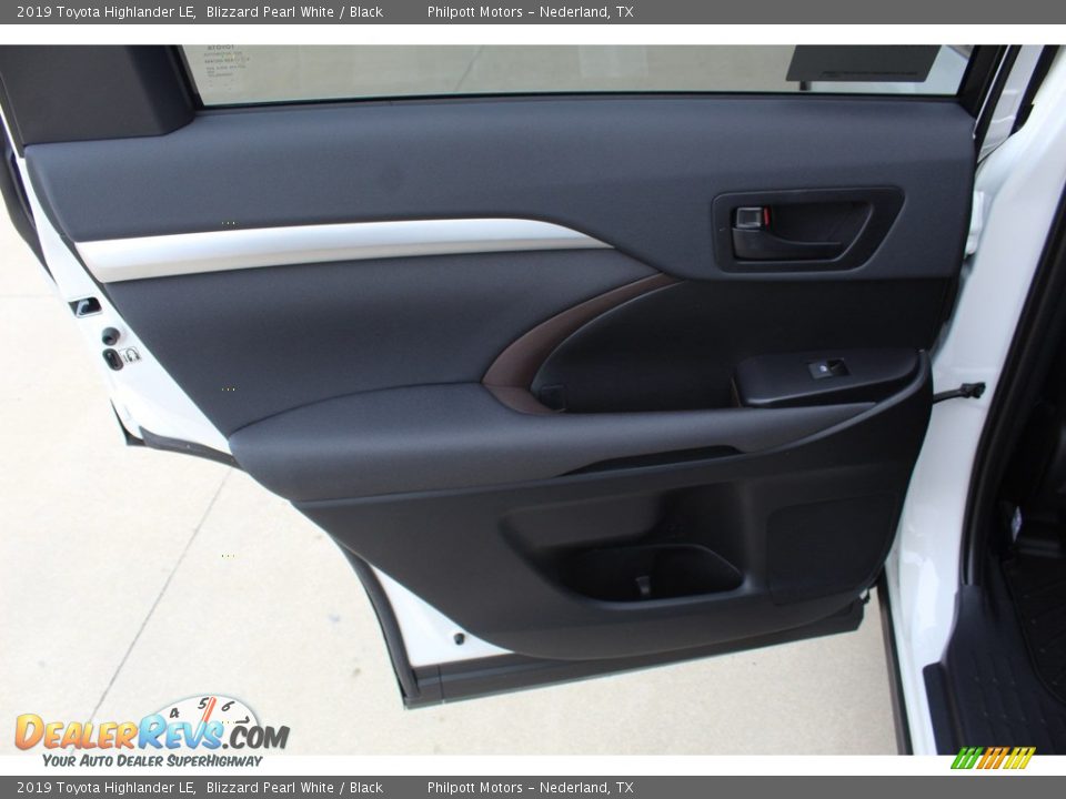 2019 Toyota Highlander LE Blizzard Pearl White / Black Photo #18