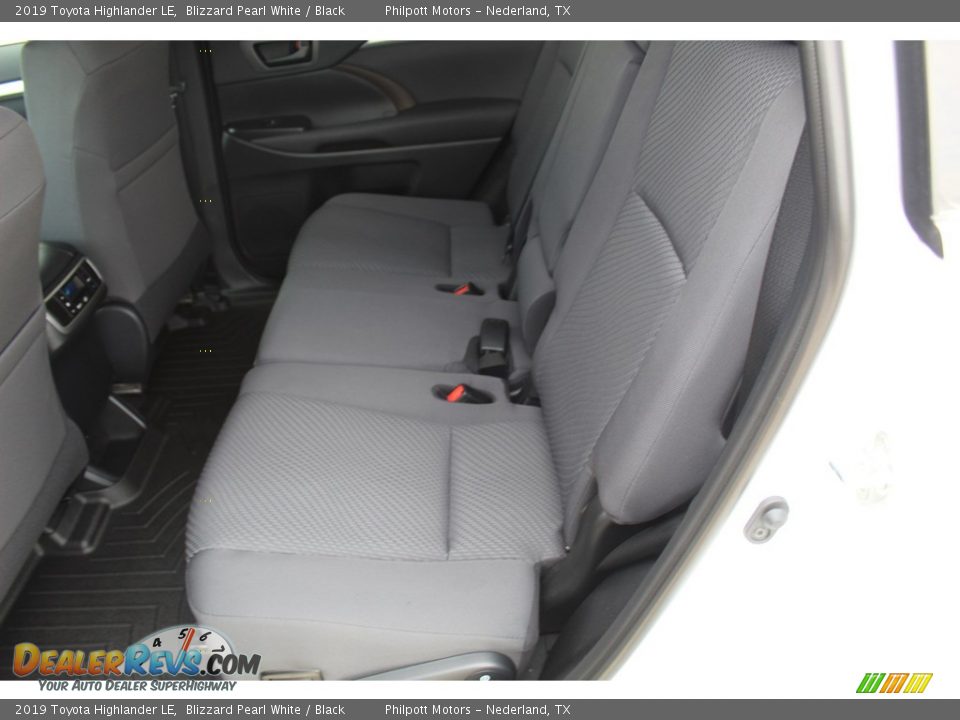 2019 Toyota Highlander LE Blizzard Pearl White / Black Photo #19
