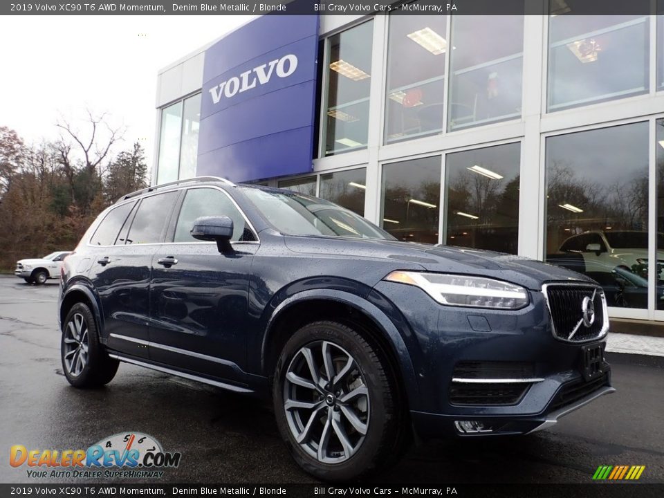 Front 3/4 View of 2019 Volvo XC90 T6 AWD Momentum Photo #1