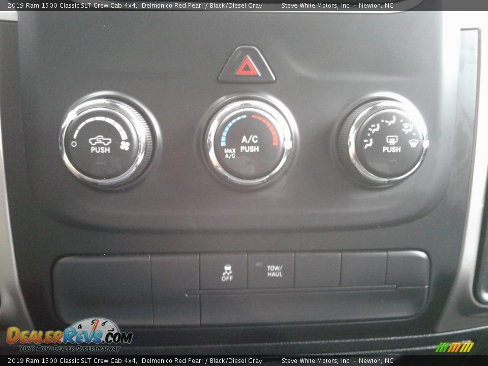 2019 Ram 1500 Classic SLT Crew Cab 4x4 Delmonico Red Pearl / Black/Diesel Gray Photo #21