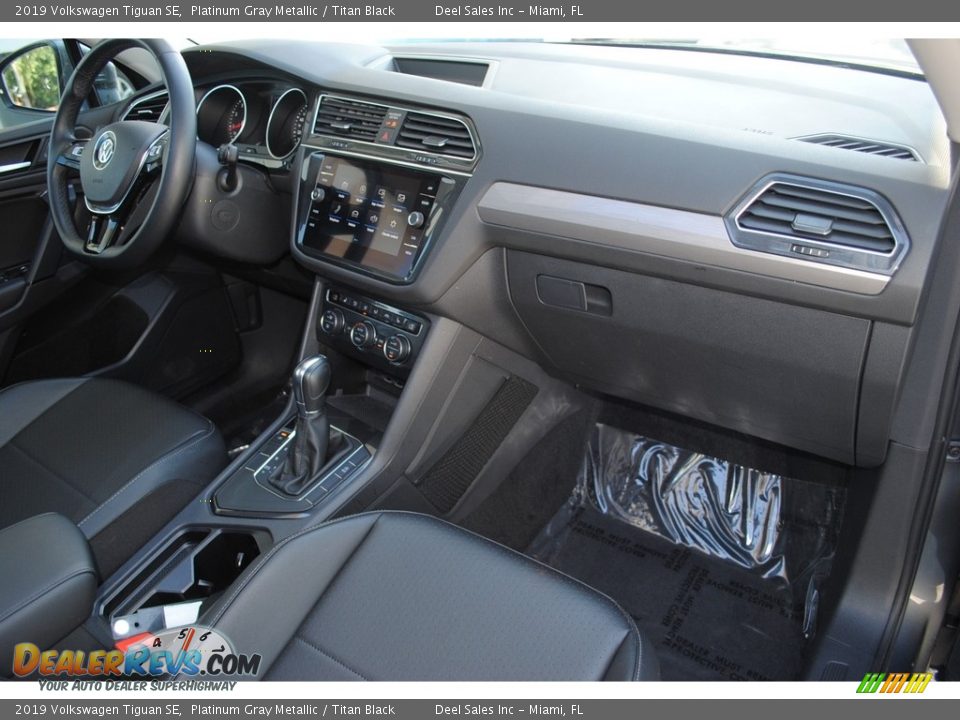 2019 Volkswagen Tiguan SE Platinum Gray Metallic / Titan Black Photo #17