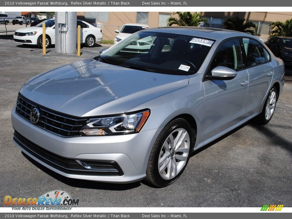 Reflex Silver Metallic 2019 Volkswagen Passat Wolfsburg Photo #4