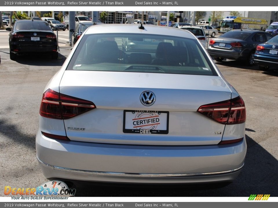 2019 Volkswagen Passat Wolfsburg Reflex Silver Metallic / Titan Black Photo #8