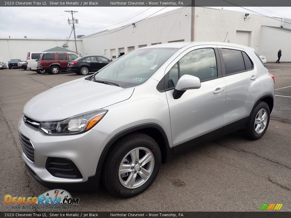 Front 3/4 View of 2020 Chevrolet Trax LS Photo #1