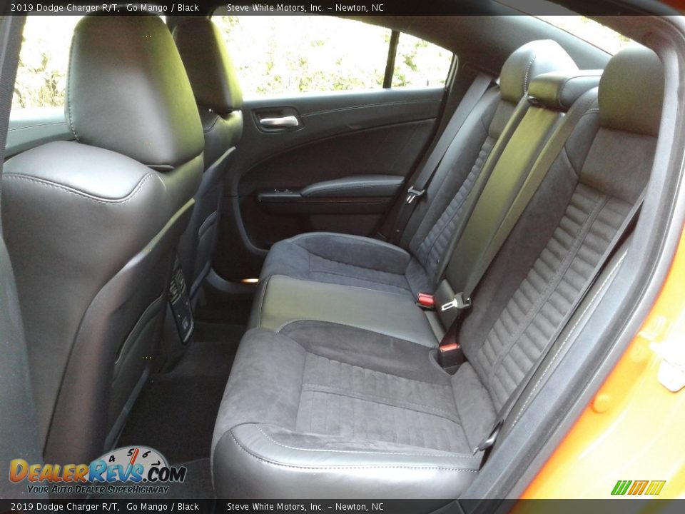 Rear Seat of 2019 Dodge Charger R/T Photo #11