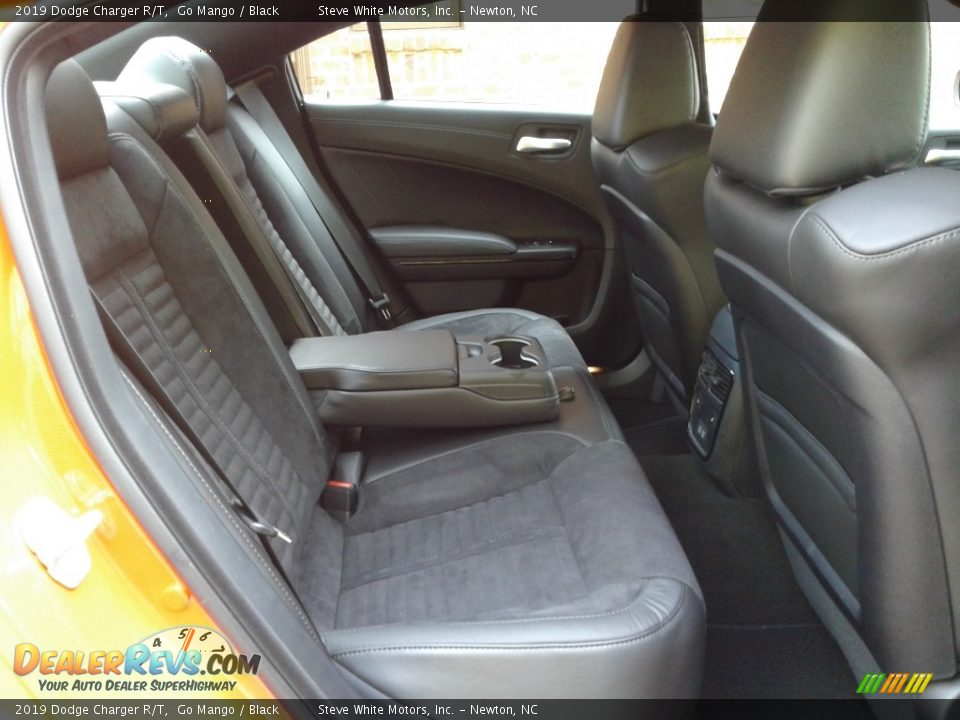 Rear Seat of 2019 Dodge Charger R/T Photo #14