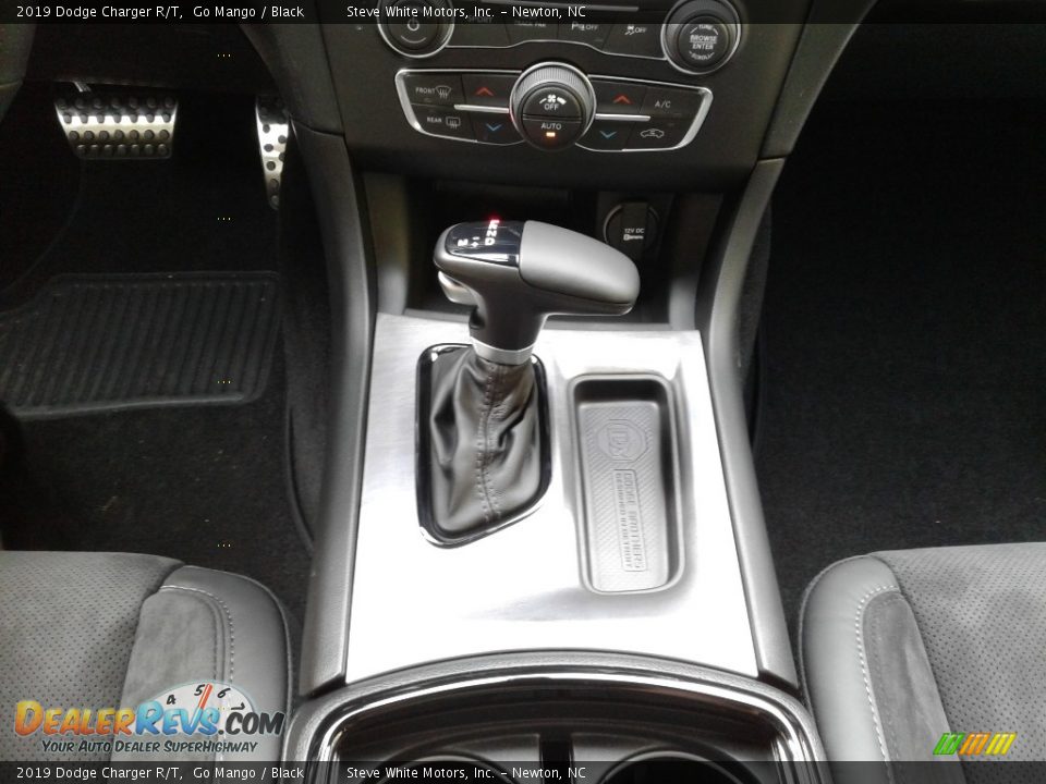 2019 Dodge Charger R/T Shifter Photo #30
