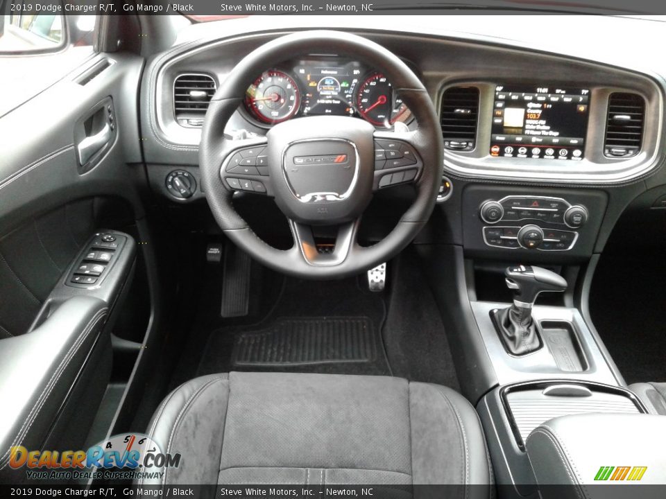 2019 Dodge Charger R/T Steering Wheel Photo #32