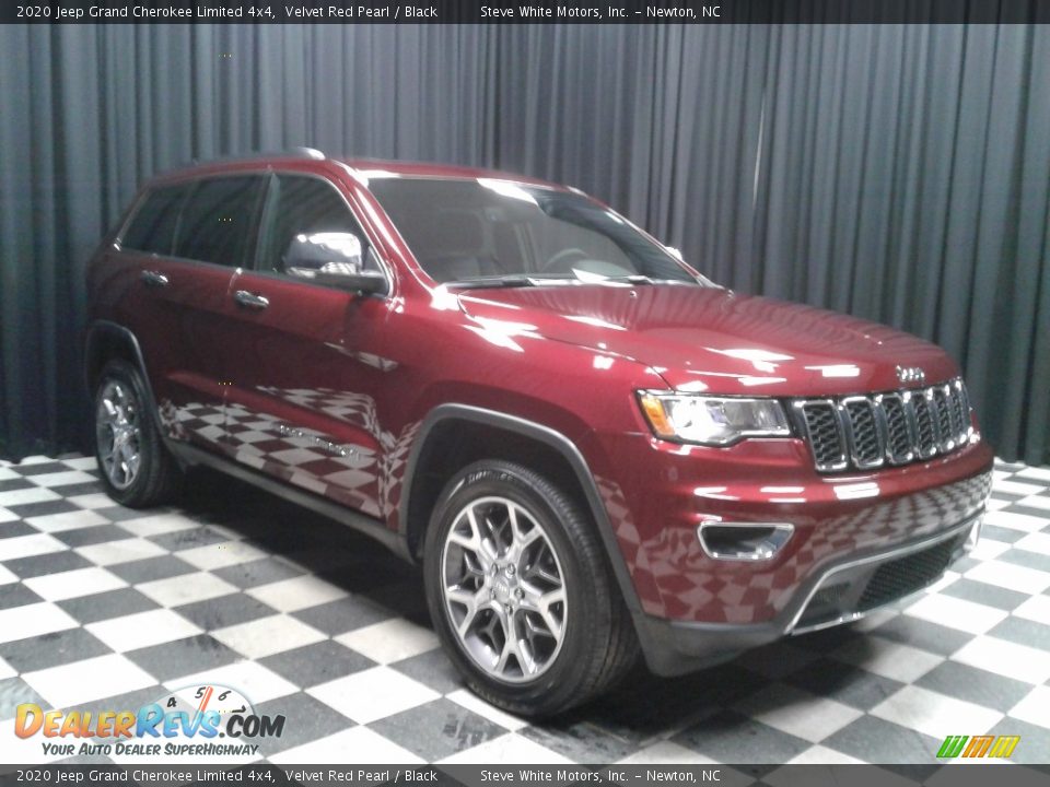 2020 Jeep Grand Cherokee Limited 4x4 Velvet Red Pearl / Black Photo #4