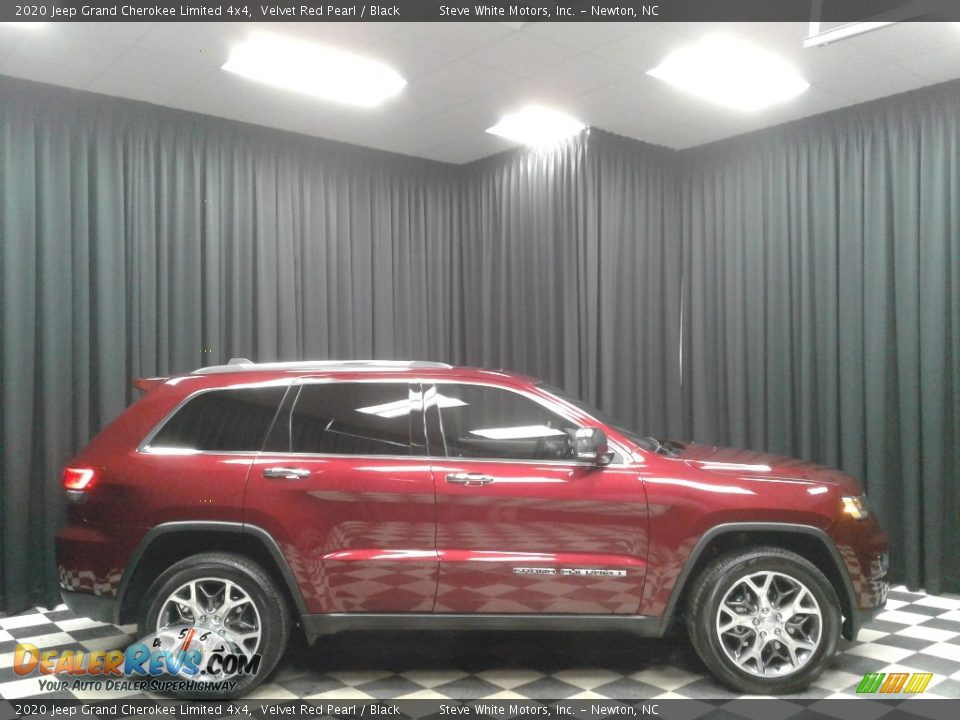 2020 Jeep Grand Cherokee Limited 4x4 Velvet Red Pearl / Black Photo #5