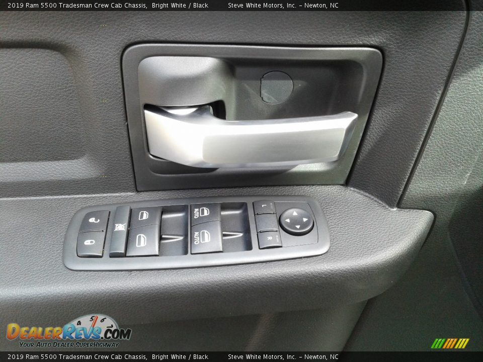 2019 Ram 5500 Tradesman Crew Cab Chassis Bright White / Black Photo #9