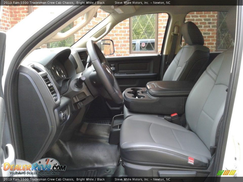 2019 Ram 5500 Tradesman Crew Cab Chassis Bright White / Black Photo #10