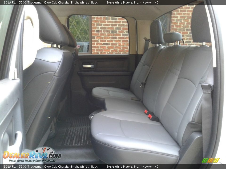 2019 Ram 5500 Tradesman Crew Cab Chassis Bright White / Black Photo #11