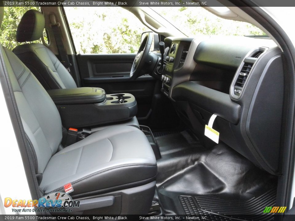 2019 Ram 5500 Tradesman Crew Cab Chassis Bright White / Black Photo #14