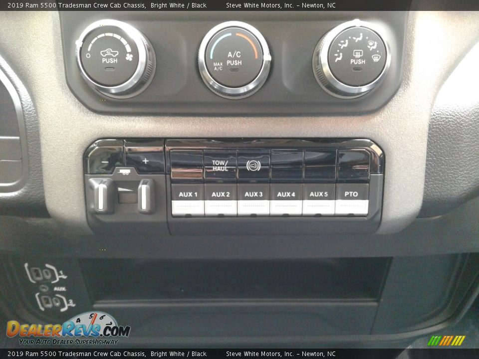 2019 Ram 5500 Tradesman Crew Cab Chassis Bright White / Black Photo #20