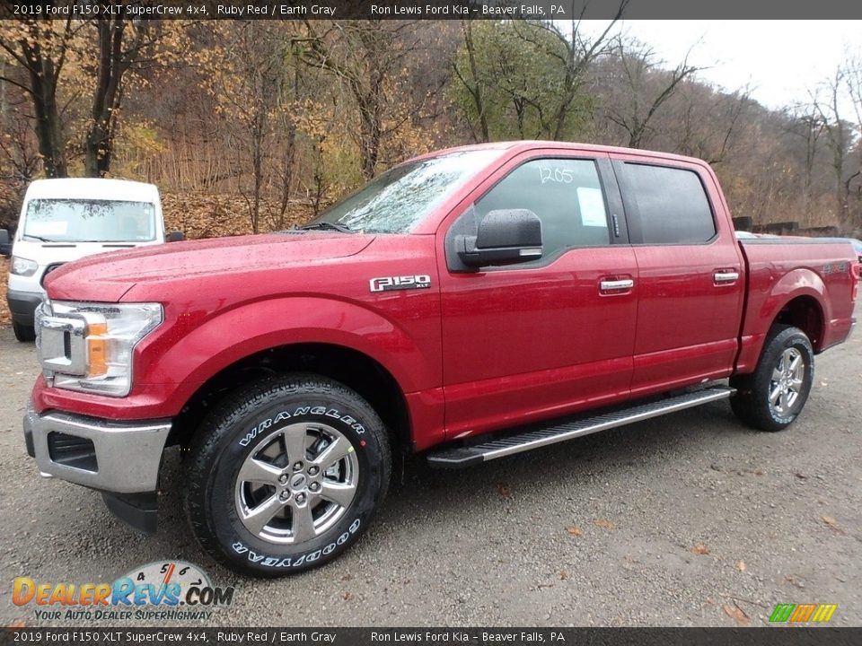 Front 3/4 View of 2019 Ford F150 XLT SuperCrew 4x4 Photo #6