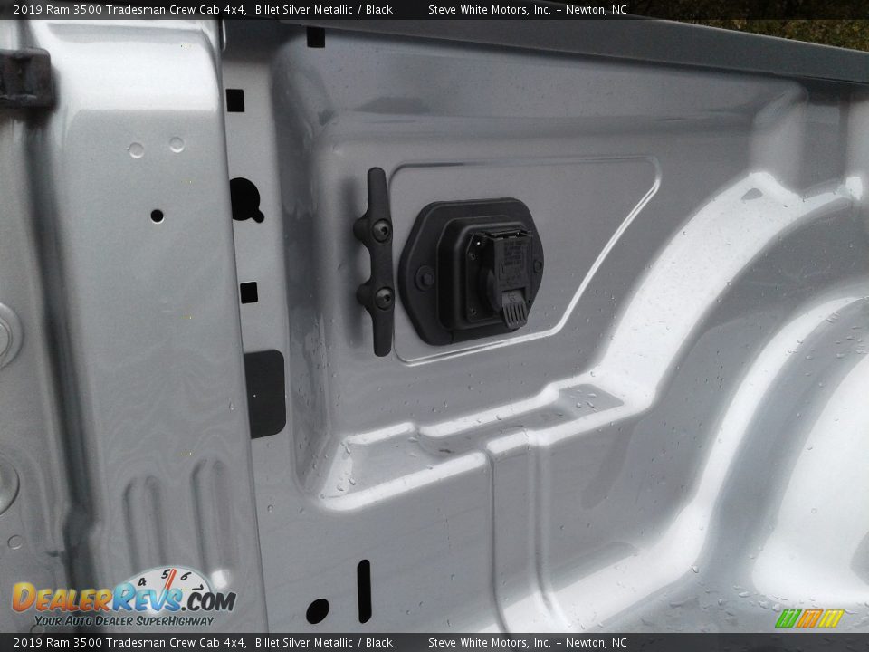 2019 Ram 3500 Tradesman Crew Cab 4x4 Billet Silver Metallic / Black Photo #12