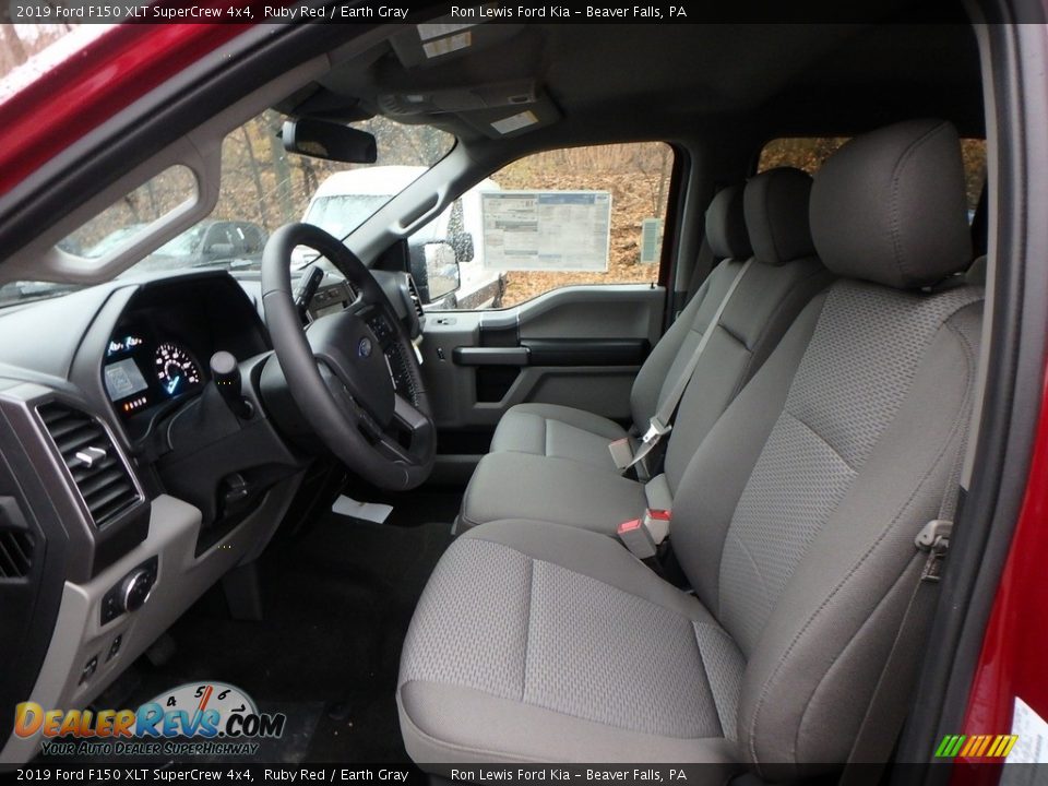 Front Seat of 2019 Ford F150 XLT SuperCrew 4x4 Photo #12